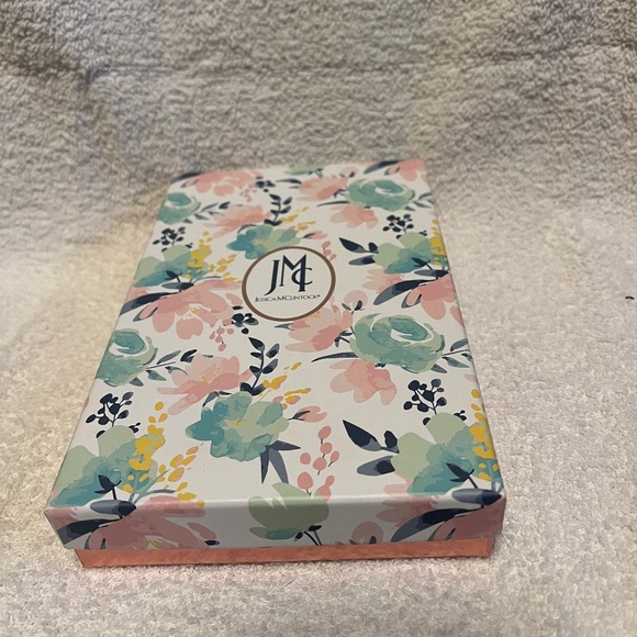 Jessica McClintock Necklace and Earrings - Picture 4 of 5